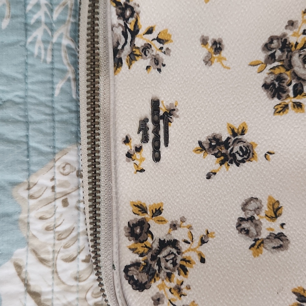 Coach Crossbody Clutch Bag - Picture 9 of 10